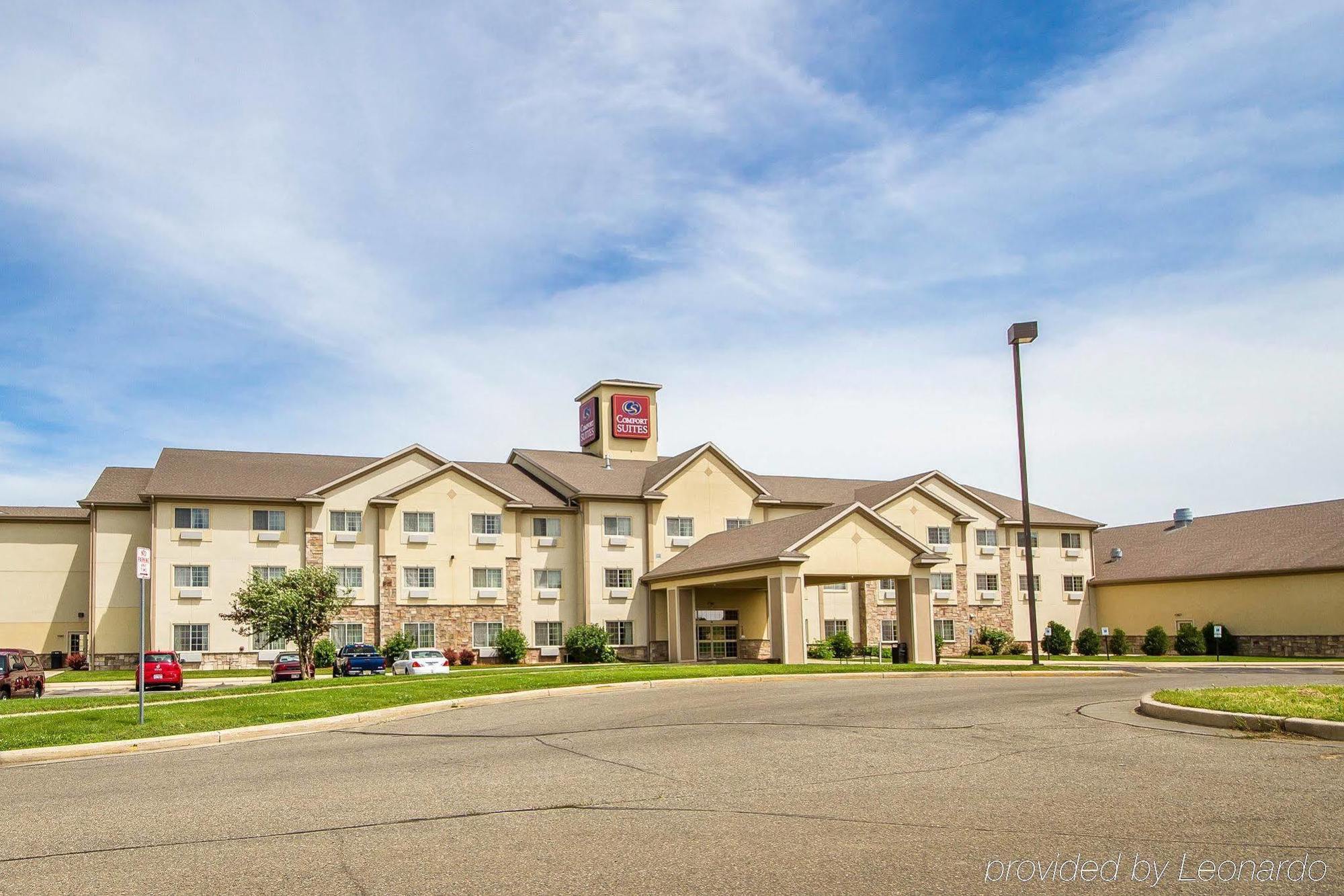 Comfort Suites Johnson Creek Conference Center Екстер'єр фото