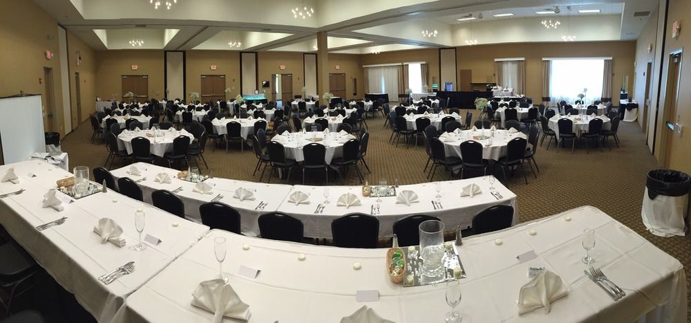 Comfort Suites Johnson Creek Conference Center Екстер'єр фото
